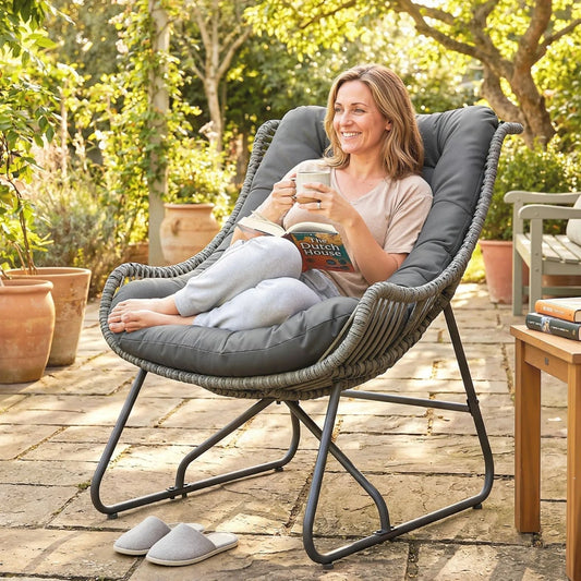 Stilvoller Rattan Gartensessel mit Komfortablem Kissen für den Außenbereich – Grau